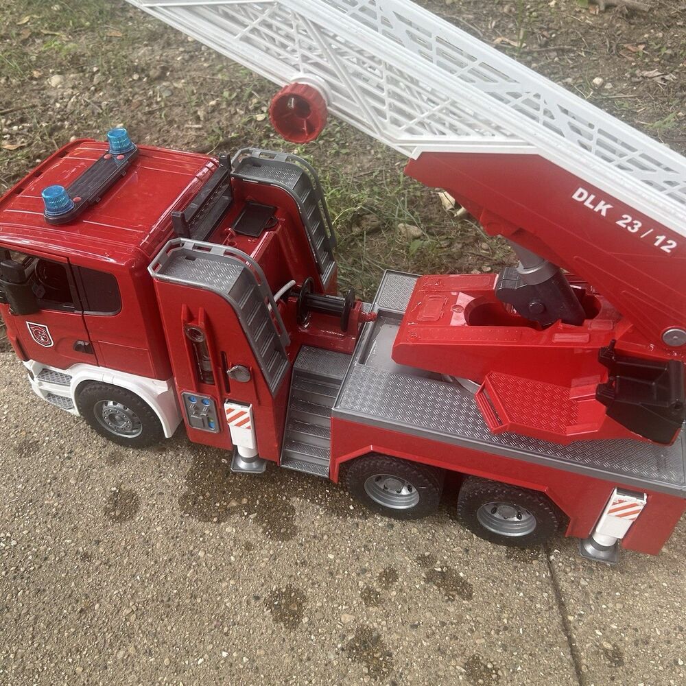 Bruder Scania Fire Engine Ladder Rescue Truck Toy 1/16 Made in Germany - Picture 6 of 15